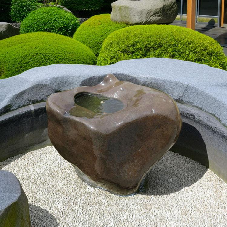 溜まり石　鑑賞石　庭石　庭園　置物　オブジェ　水石　自然石　天然石　盆栽　盆石 楽天市場】手水鉢 水鉢 たまり石 天然石 庭石 つくばい 溜まり石