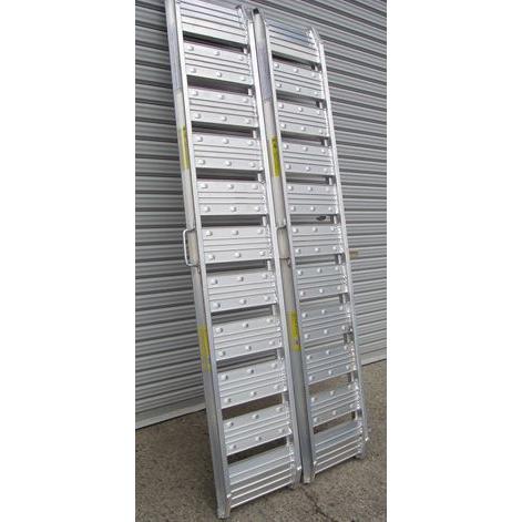 アルミブリッジ 210cm×30cm 耐荷重:1.2t 2本セット 55126 アルミブリッジ 210cm×30cm 耐荷重:1.2t 2本セット 55126
