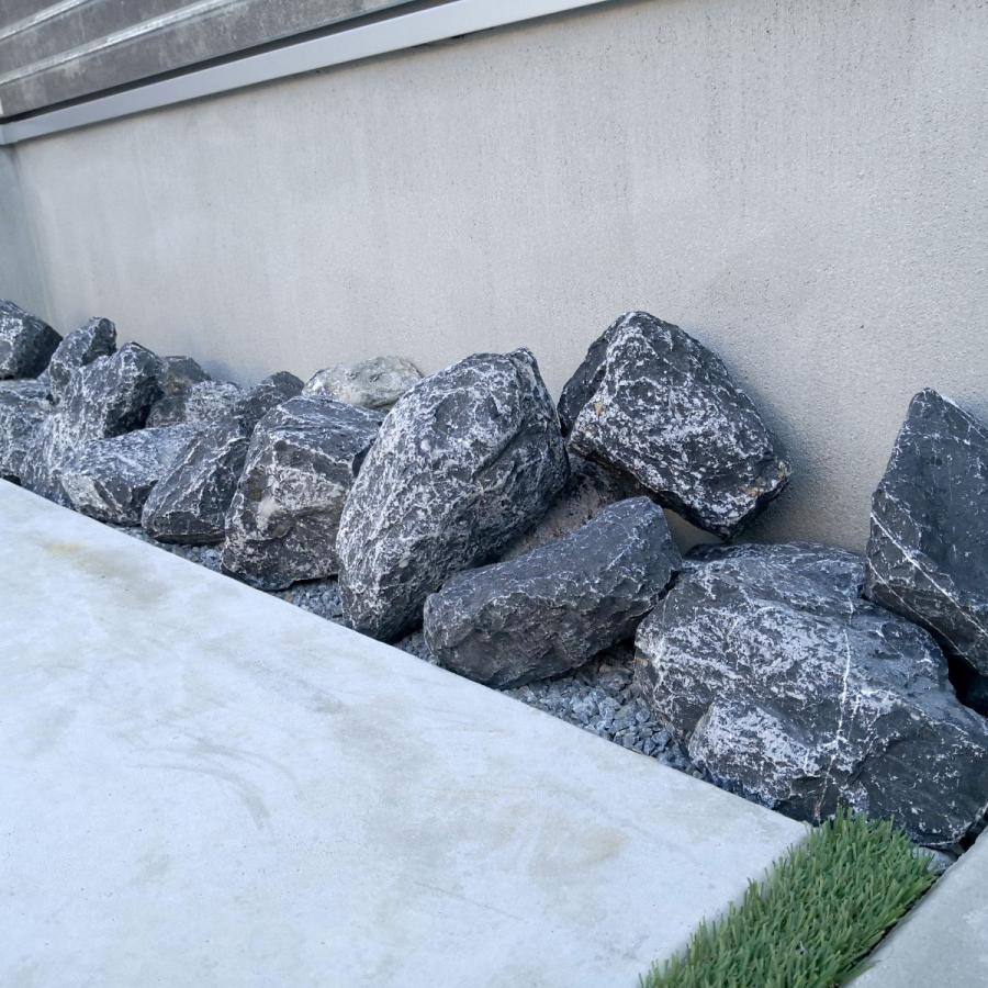 たまき　割栗石(黒茶300kg) だいけ 割栗石（黒茶300kg) たまき 割栗石(黒茶300kg) 庭石 割栗石
