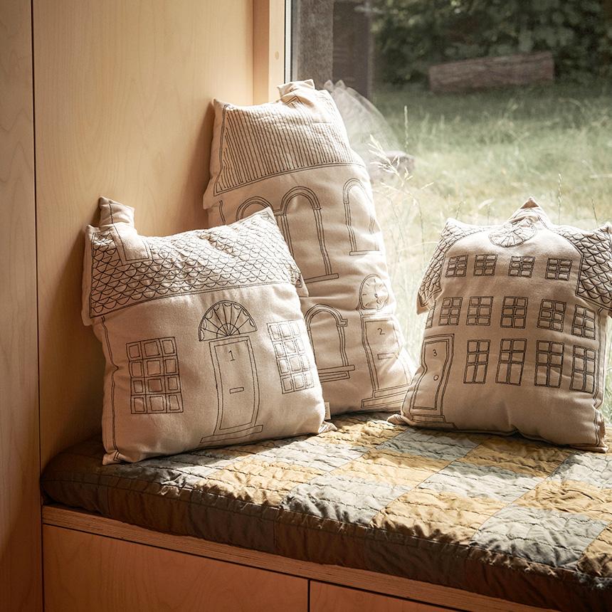 クッション おしゃれ 北欧 モダン ferm LIVING ファームリビング 北欧の街並み Abode クッション  インテリア 雑貨 中身 付き 中材の画像