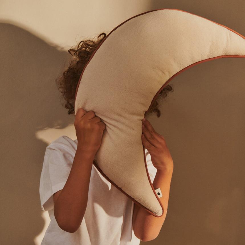 ferm LIVING ファームリビング Moon Cushion 月のクッション  北欧 クッション おしゃれ 北欧雑貨 かわいい 中身 付き インテリアの画像