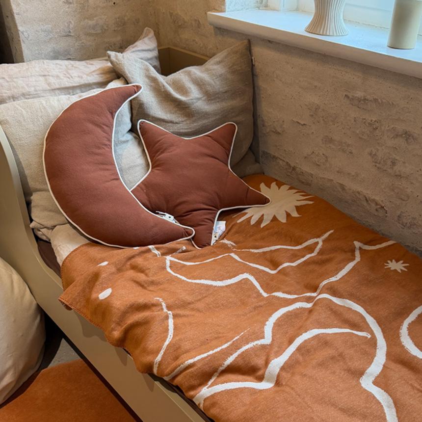 ferm LIVING ファームリビング Moon Cushion 月のクッション  北欧 クッション おしゃれ 北欧雑貨 かわいい 中身 付き インテリアの画像