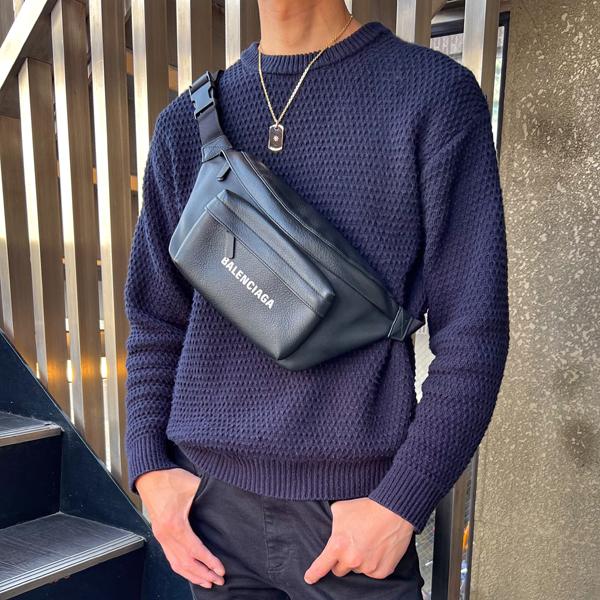BALENCIAGA バレンシアガ Everyday Belt bag Black 552375DLQ4N BALENCIAGA バレンシアガ Everyday Belt bag Black 552375DLQ4N