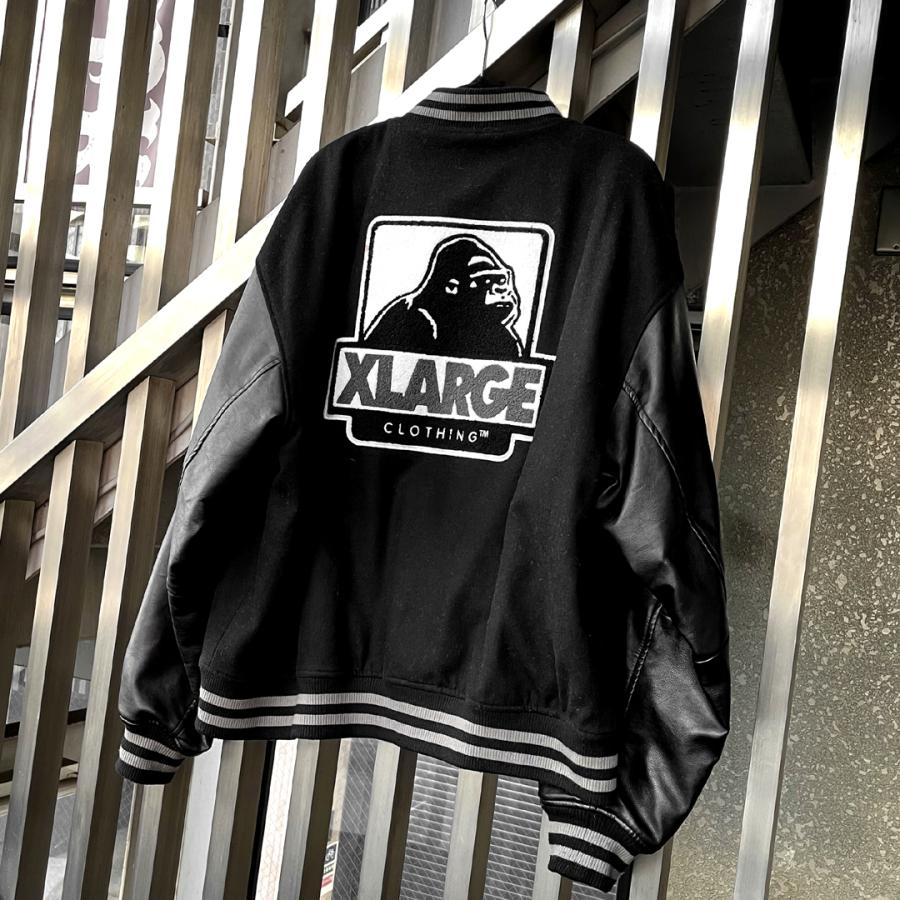 XLARGE（エクストラ ラージ） スタジャン 黒 ブラック XL バックロゴ