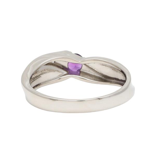 Pt900 アメジストのクラシカルなデザインリング Pt900 アメジストのクラシカルなデザインリング