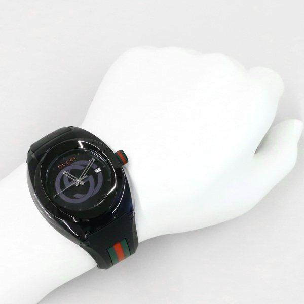 【２点セット】 グッチ GUCCI シンク YA137107A ブラック文字盤 新品 腕時計 メンズ 【NAN7960199505】(28060円)