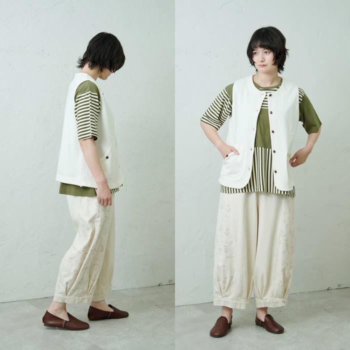 コーヒーショップ刺繍ベスト emago ナチュラル カジュアル 大人