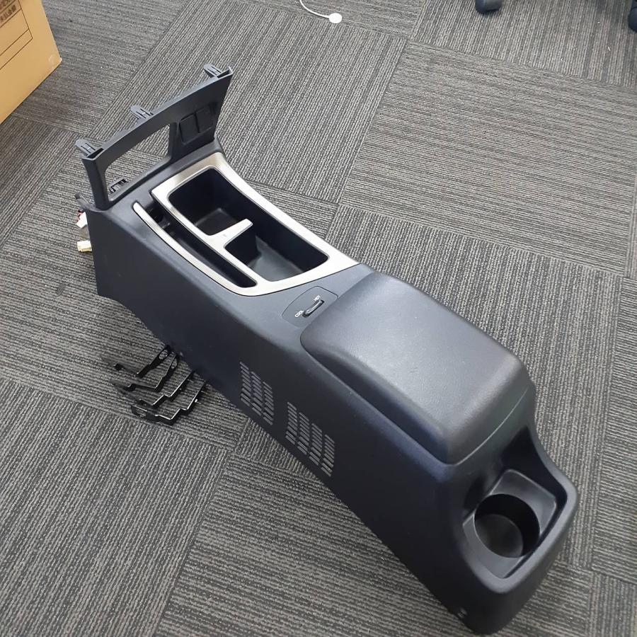 トヨタ 純正 OP ヴォクシー ZRR80 外し 保冷温庫 コンソール