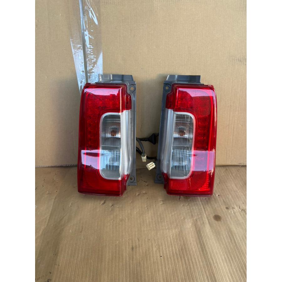 ダイハツ タント Xターボ SA (LA600S) 純正 左右 テールライト LED