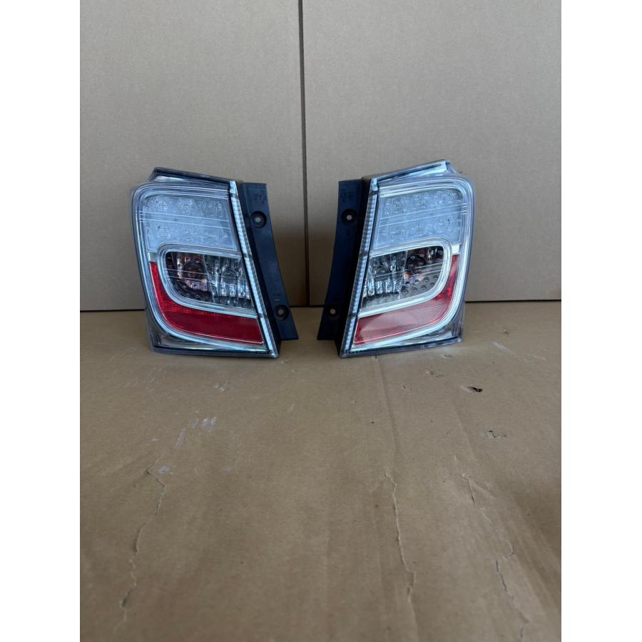 ホンダ フリード スパイク ハイブリッド 前期 (GP3) 純正 テールランプ