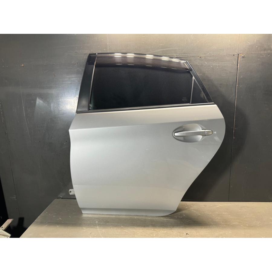 トヨタ 30 プリウス S 前期 (ZVW30) 純正 左 リア ドア 67004-47080