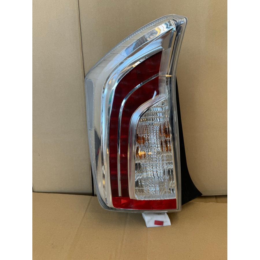 トヨタ 30 プリウス L 後期 (ZVW30) 純正 左 テールランプ LED テール