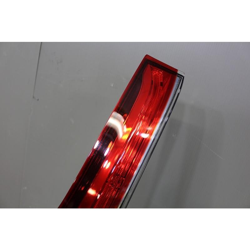 フィット ハイブリッド 前期 (GP5) Fit 純正 スタンレー 左テール