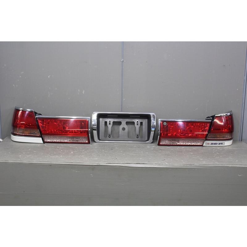 17 クラウン ロイヤル 前期(GS171) 純正 テールランプ フィニッシャー