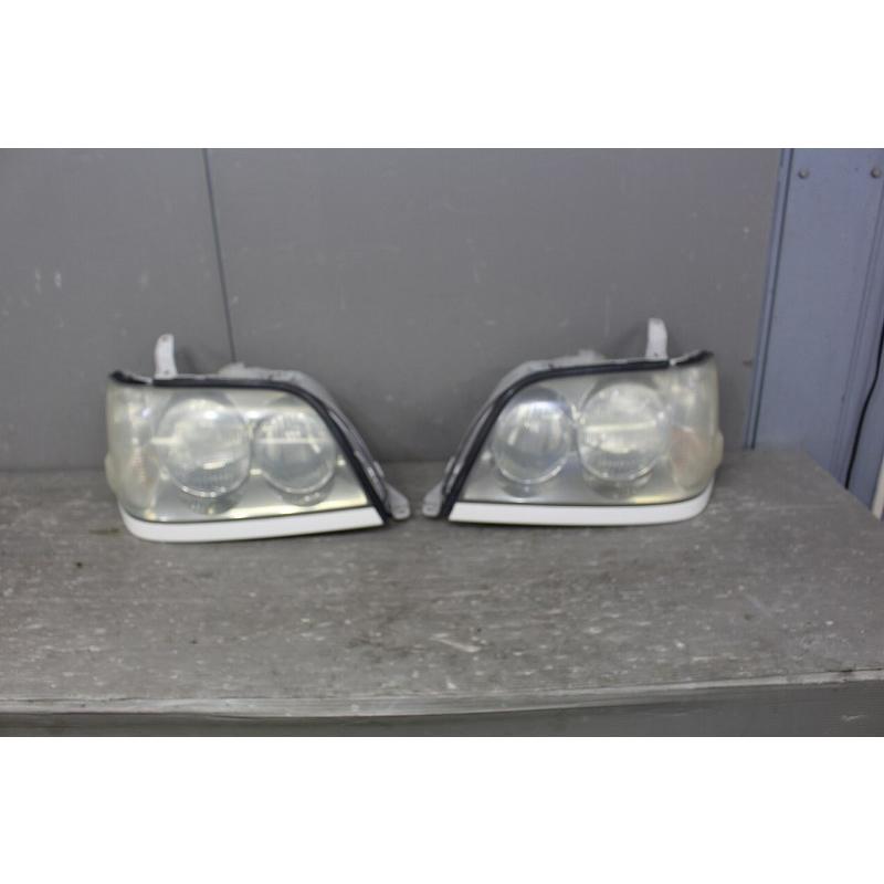 17クラウン ヘッドライト アスリート 前期 17クラウン 後期アスリート