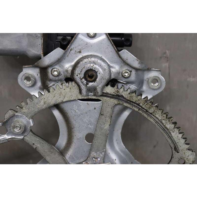 NOAH トヨタ 70 ノア SI 前期 (ZRR70) 純正 右後 パワーウィンド
