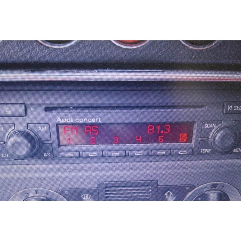 アウディ TT 右ハンドル Audi 後期(8N) 純正 破損無 取付OK 動作保証 オーディオデッキ CD ラジオプレイヤー 8N0.035 ...