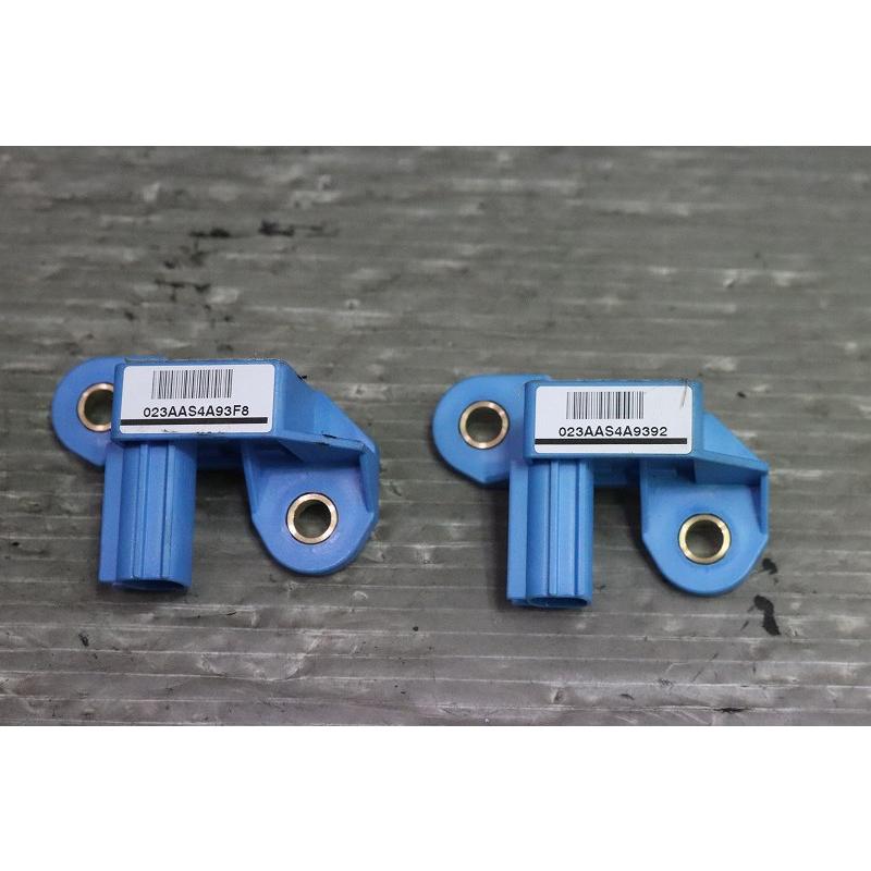 フォルクスワーゲン（Volkswagen） VW ニュービートル カブリオレ 右