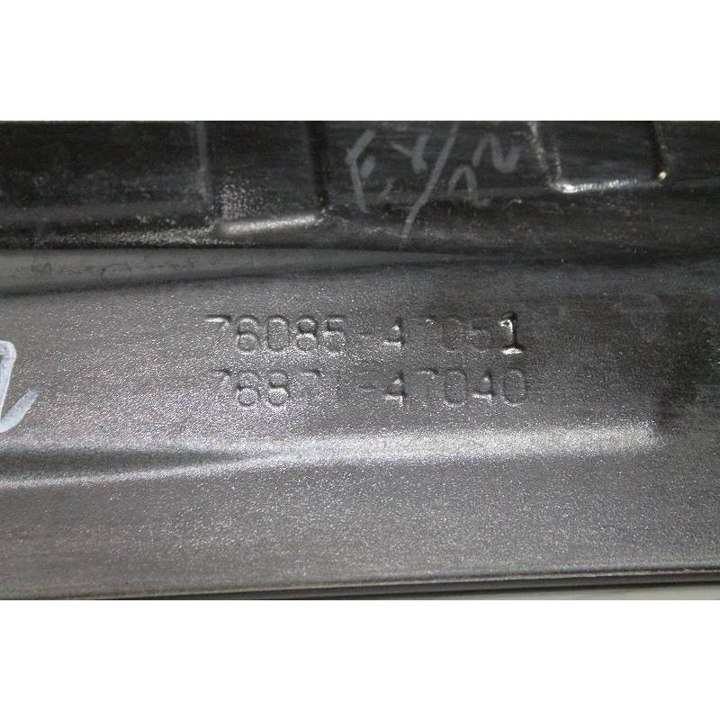 プリウス 30 (ZVW30) 純正 リアスポイラー ハイマウント 76085-47051