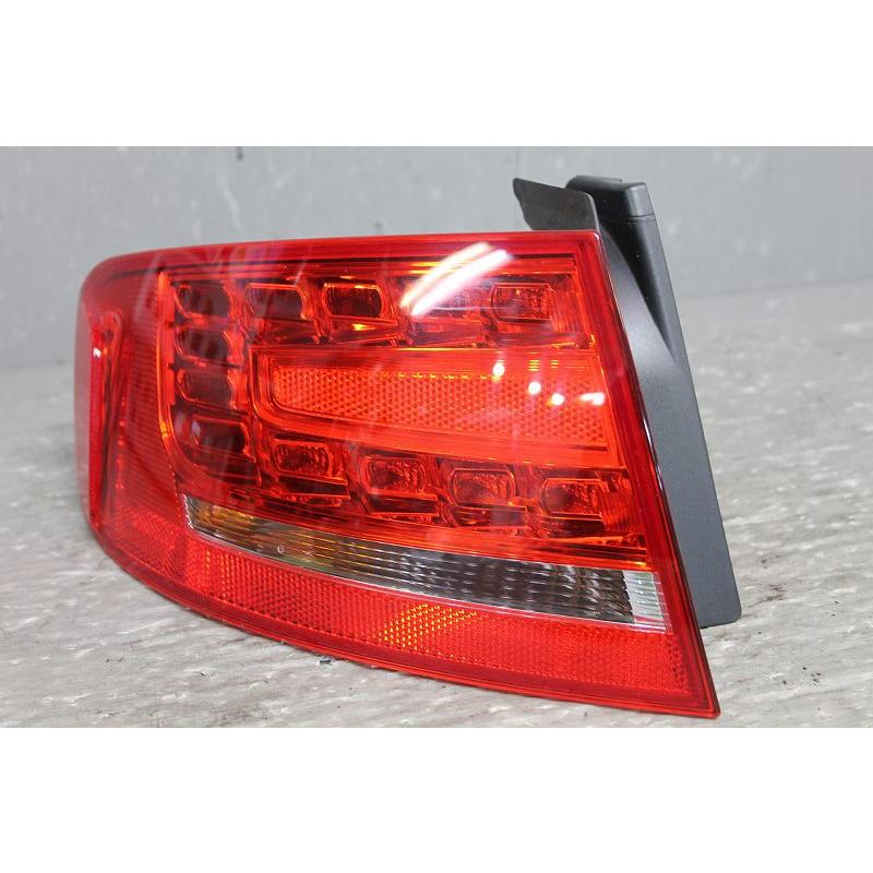Audi（アウディ） A4 1.8 セダン 右H 前期 (8KCDH 8K) 純正 左 テール
