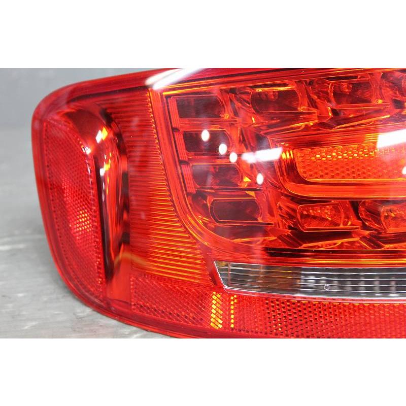 Audi（アウディ） A4 1.8 セダン 右H 前期 (8KCDH 8K) 純正 左 テール