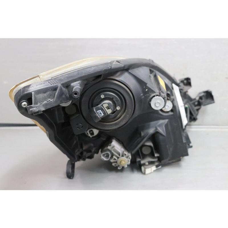 トヨタ（TOYOTA） アイシス ISIS プラタナ 後期 (ZGM10) 左 HID ヘッド
