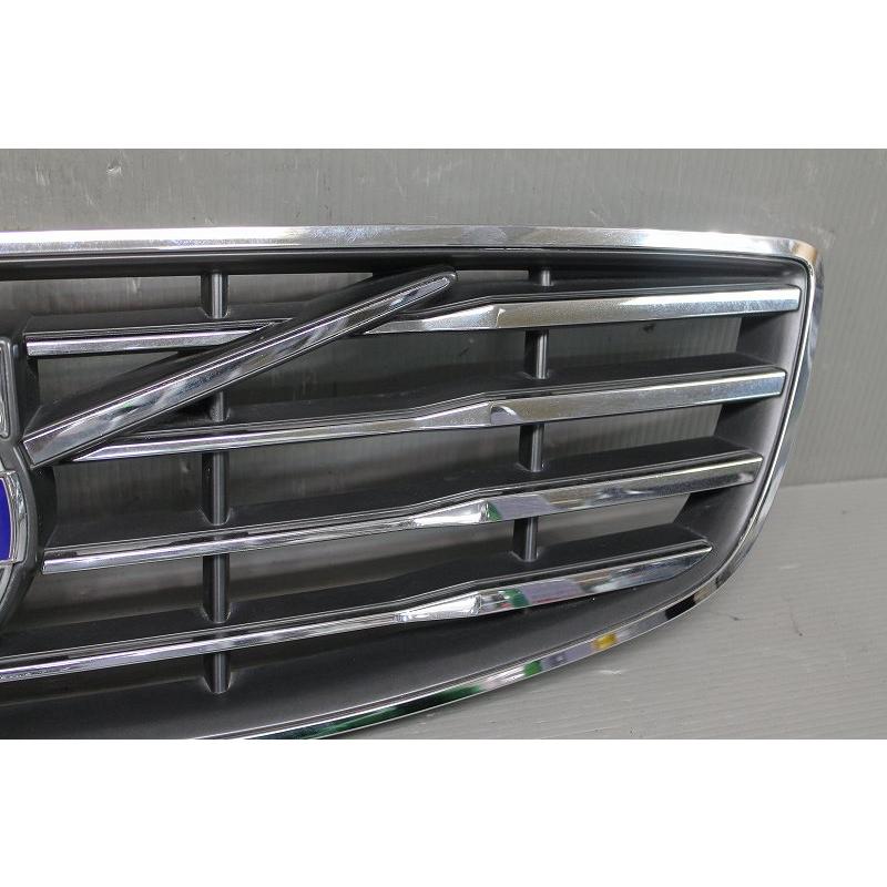 ボルボ（VOLVO） V70 T4 SE (BB4164TW) 純正 フロントグリル 31383596