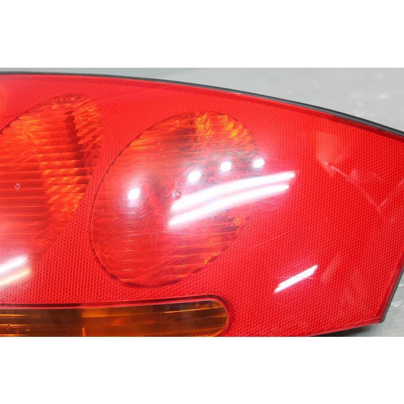Audi（アウディ） TT クーペ (8N 8NAUQ) 純正 右 テールランプ テール