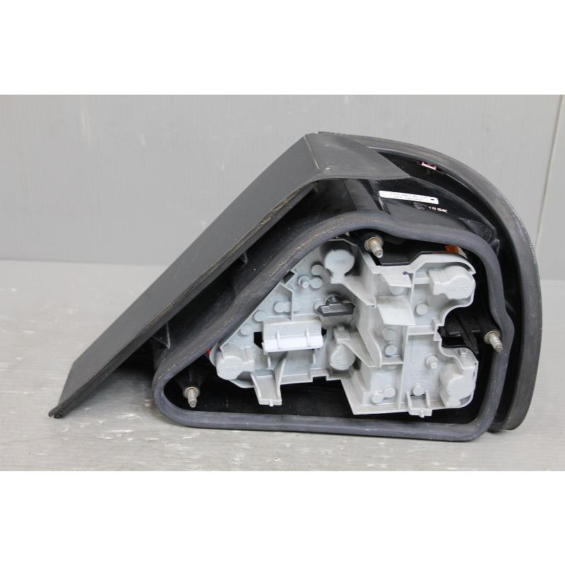 JAGUAR（ジャガー） XJ 3.2 V8 右H (J13KB) 純正 左 テールランプ LNA