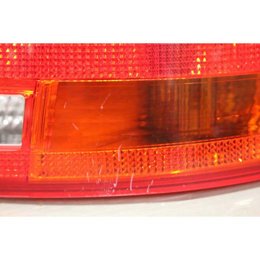 Audi（アウディ） A4 アバント 1.8T 右H (8E B7 8EBFB) テールランプ