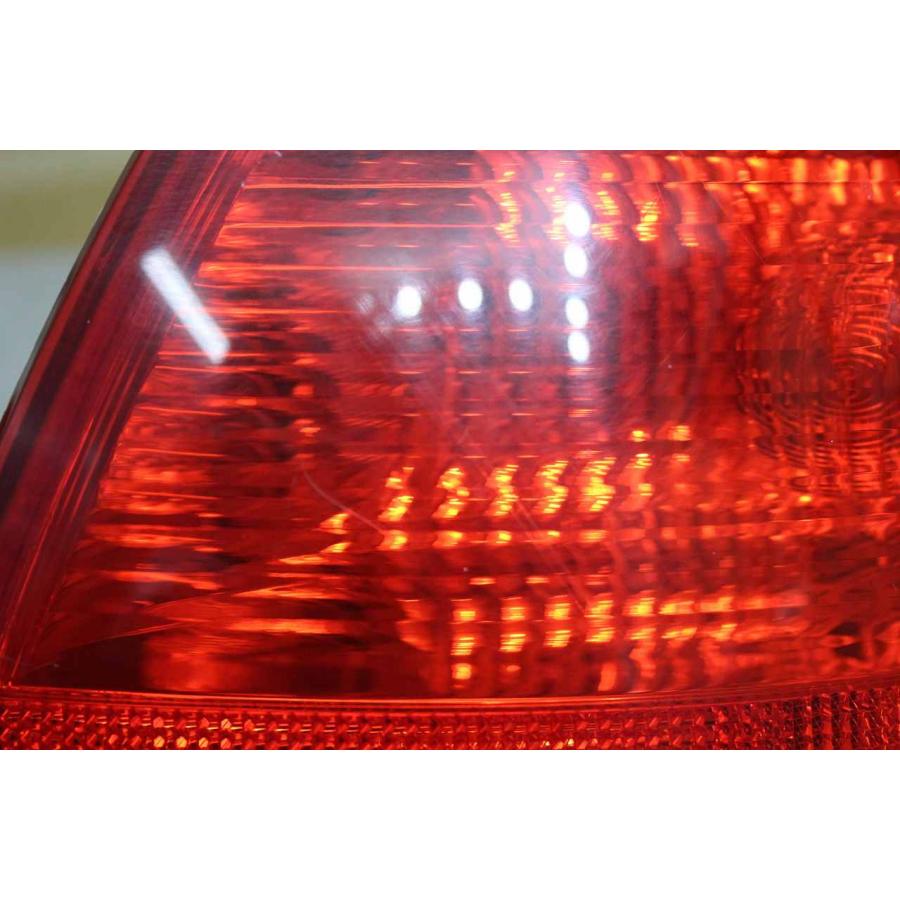Audi（アウディ） A4 アバント 1.8T 右H (8E B7 8EBFB) テールランプ