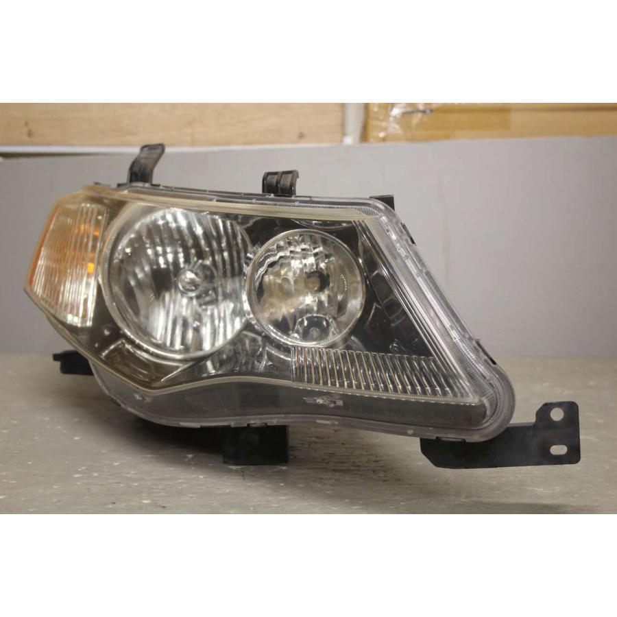 アウトランダー ヘッドライト右側HID 前期 CW5W P5585 三菱（MITSUBISHI） アウトランダー 4WD (CW5W) 純正 右 HID ヘッド