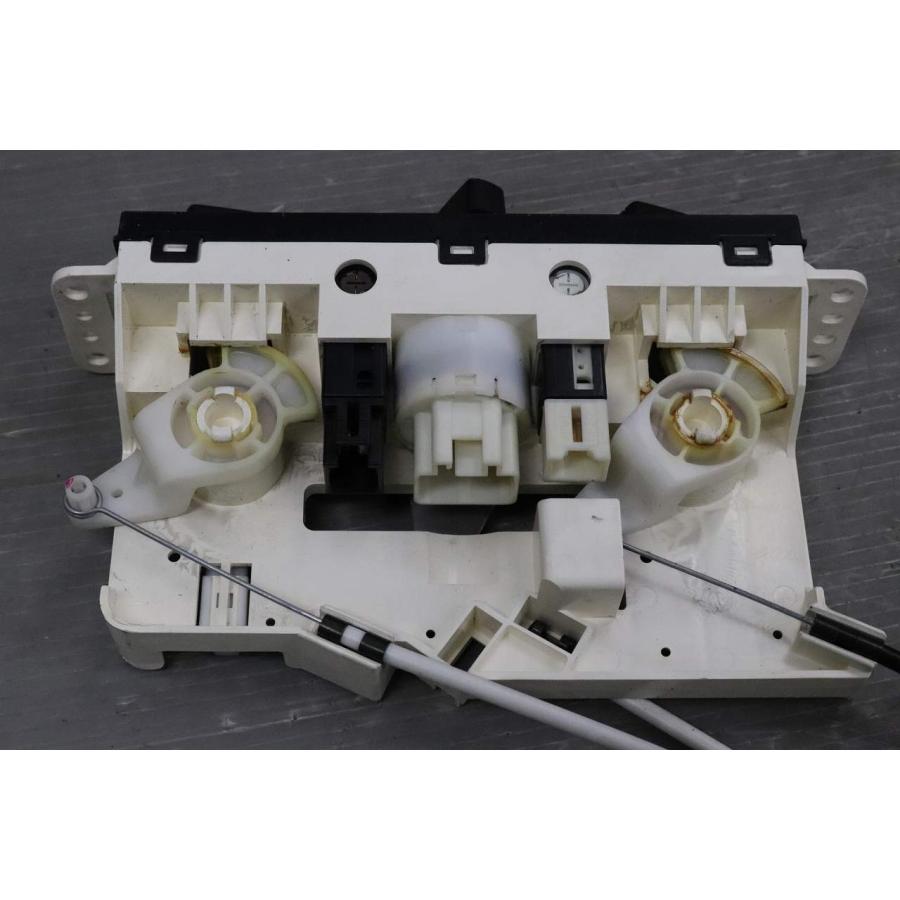 三菱（MITSUBISHI） ミニキャブ バン 5MT (U61V) 純正 マニュアル