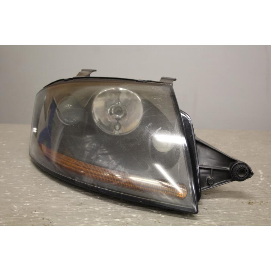 Audi（アウディ） TT 右H (8N A4) 純正 右 ハロゲン ヘッドライト 8N0