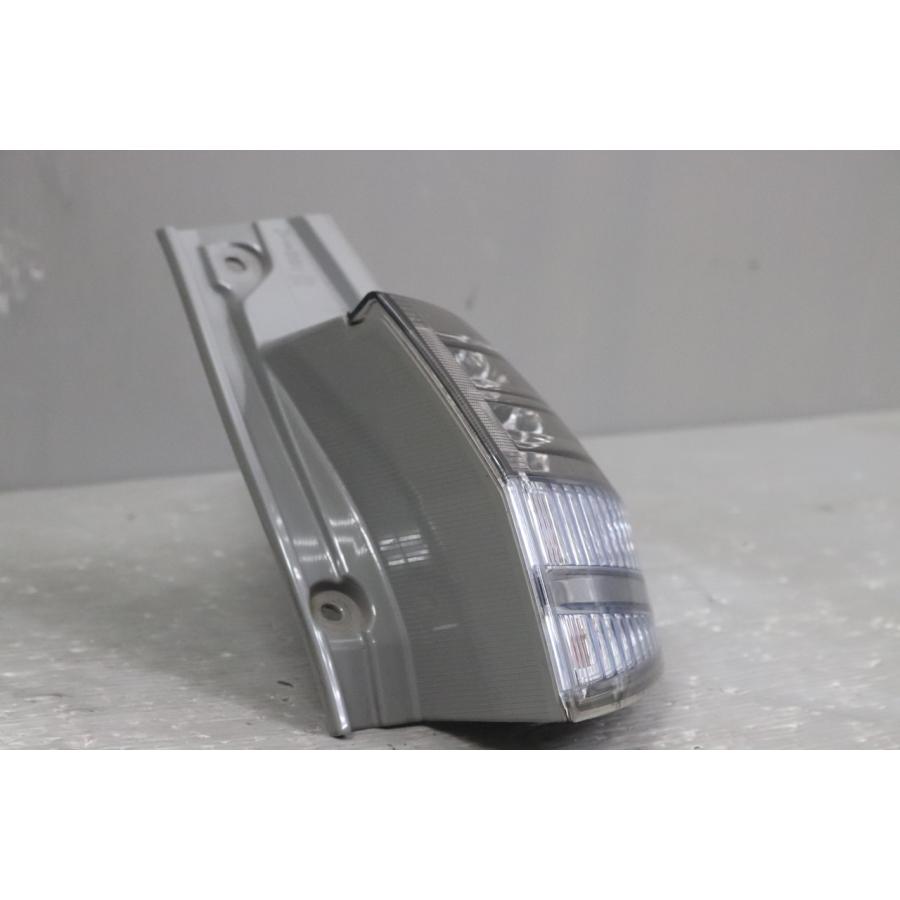 エスティマ ハイブリッド (AHR20) 純正 右 テールランプ LED全点灯OK