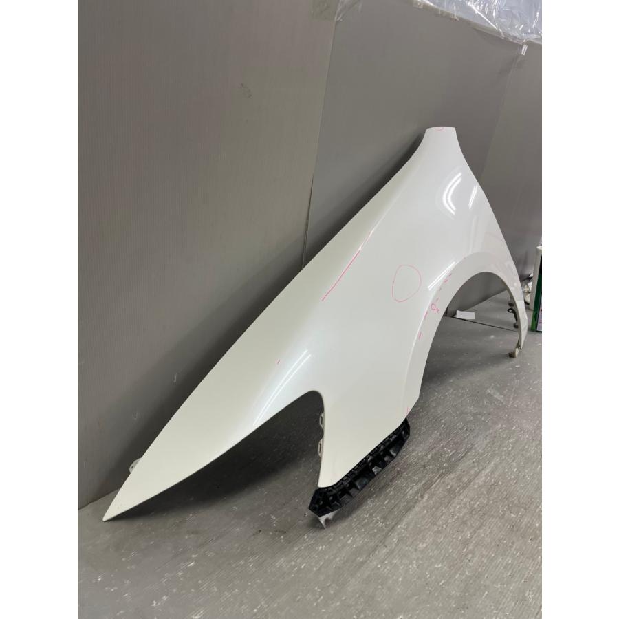 ホンダ（HONDA） レジェンド (KB1) 純正 左前 フェンダーパネル NH624P