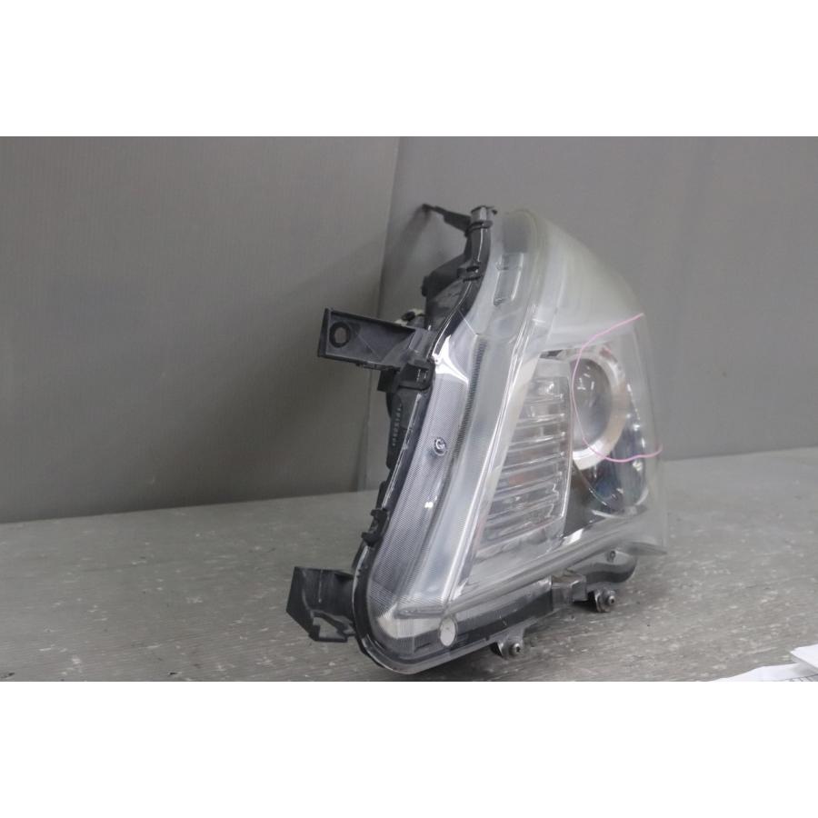 三菱（MITSUBISHI） デリカ D2 (MB15S) 純正 左 HID ヘッドライト