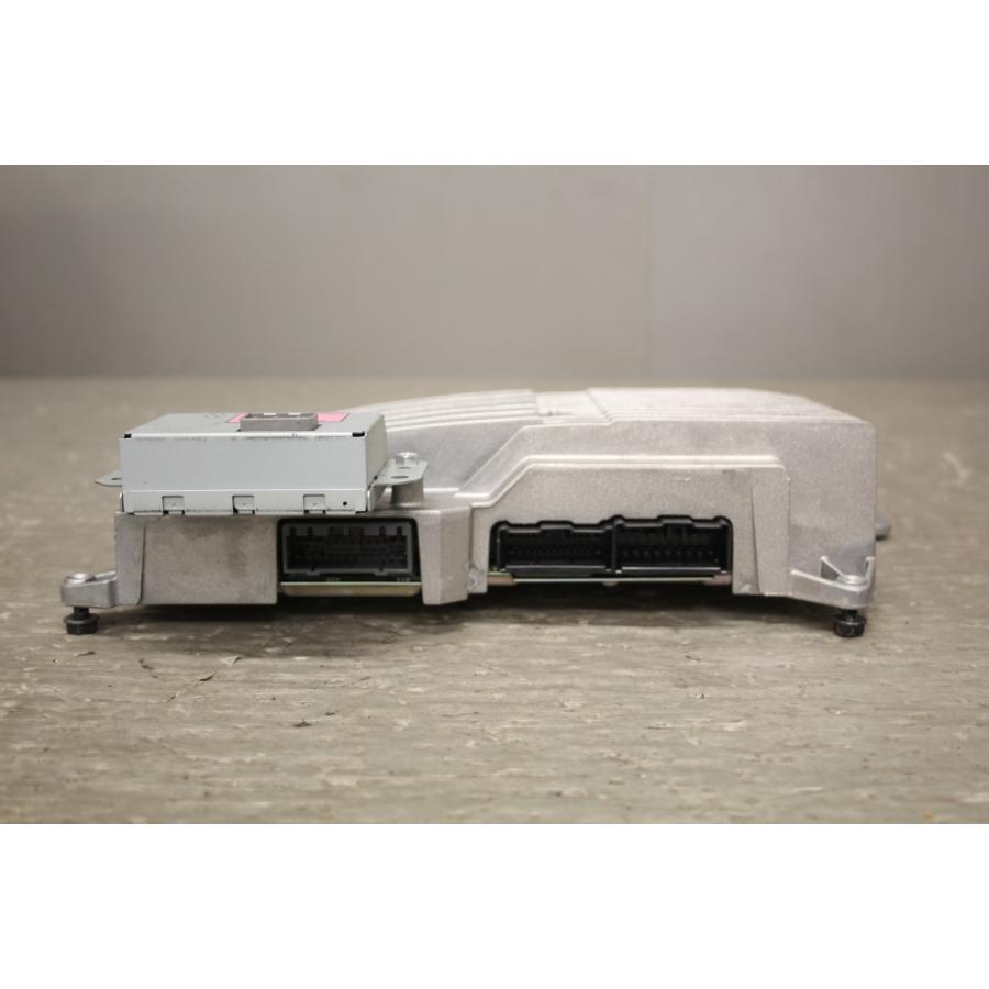 ホンダ（HONDA） レジェンド (KB1) 純正 BOSE オーディオアンプ 39200