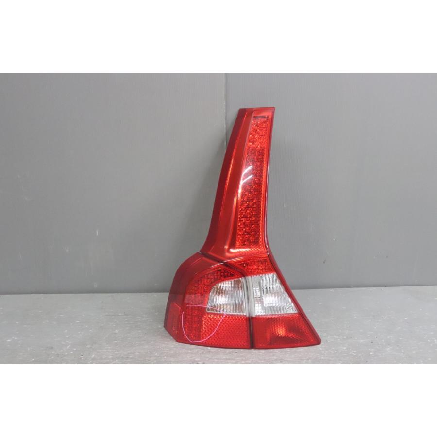極美品 ボルボV70純正ヘッド・テールライト左右セッ ボルボ（VOLVO） V70 T4 (BB4164TW) 純正 左 テールランプ
