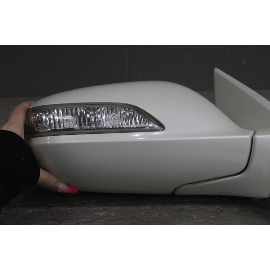ホンダ（HONDA） レジェンド (KB1) 純正 破損無 動作保証 右