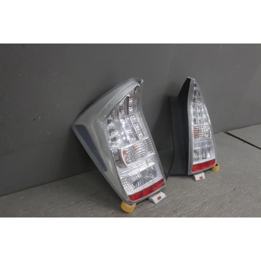 プリウス 30 S 前期 (ZVW30) 純正 テールランプ P8007 左右セット LED 