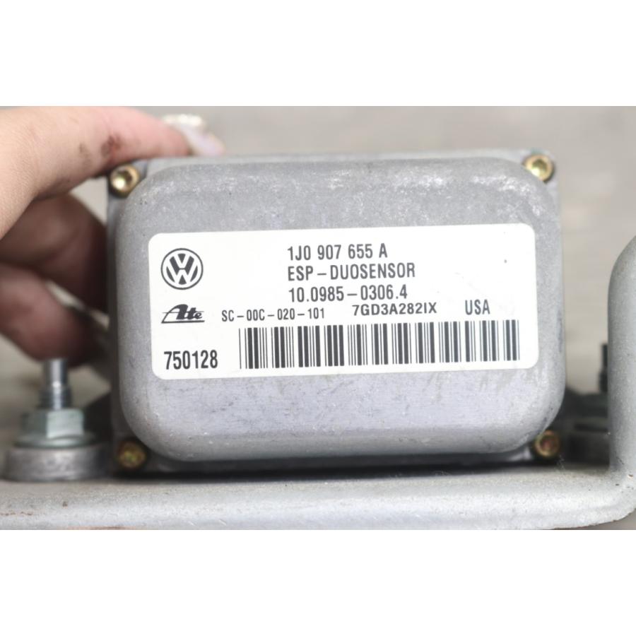 フォルクスワーゲン（Volkswagen） VW ニュービートル カブリオレ 右H