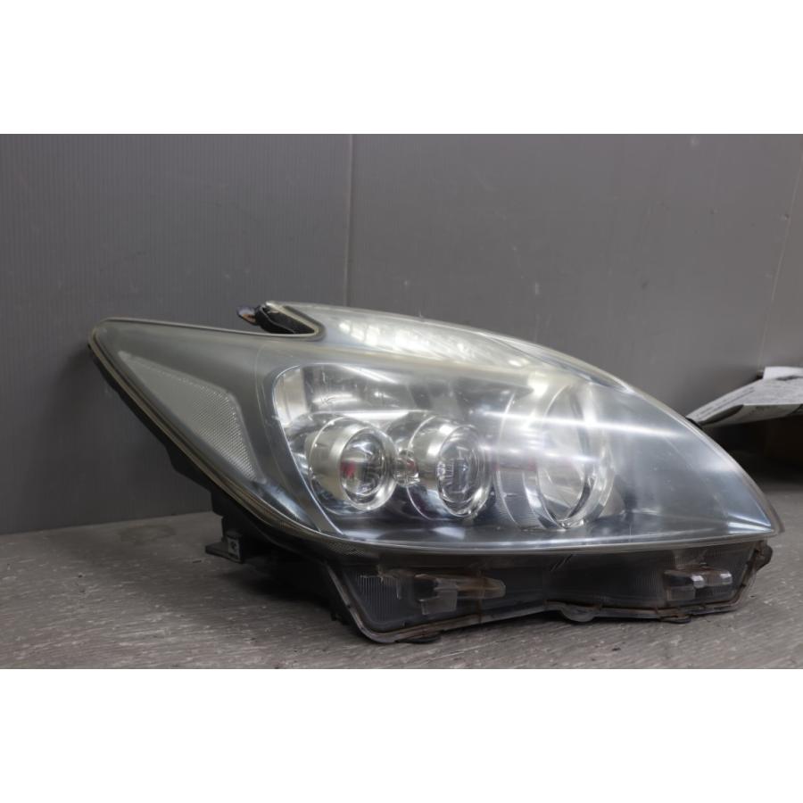 30 プリウス  前期　S LEDエディション プリウス トヨタ 30プリウス S LEDエディション 前期 (ZVW30) 右 LED