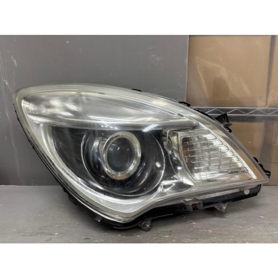 ソリオ スズキ ブラック＆ホワイト 1型 (MA15S) 純正 右 HID ヘッド