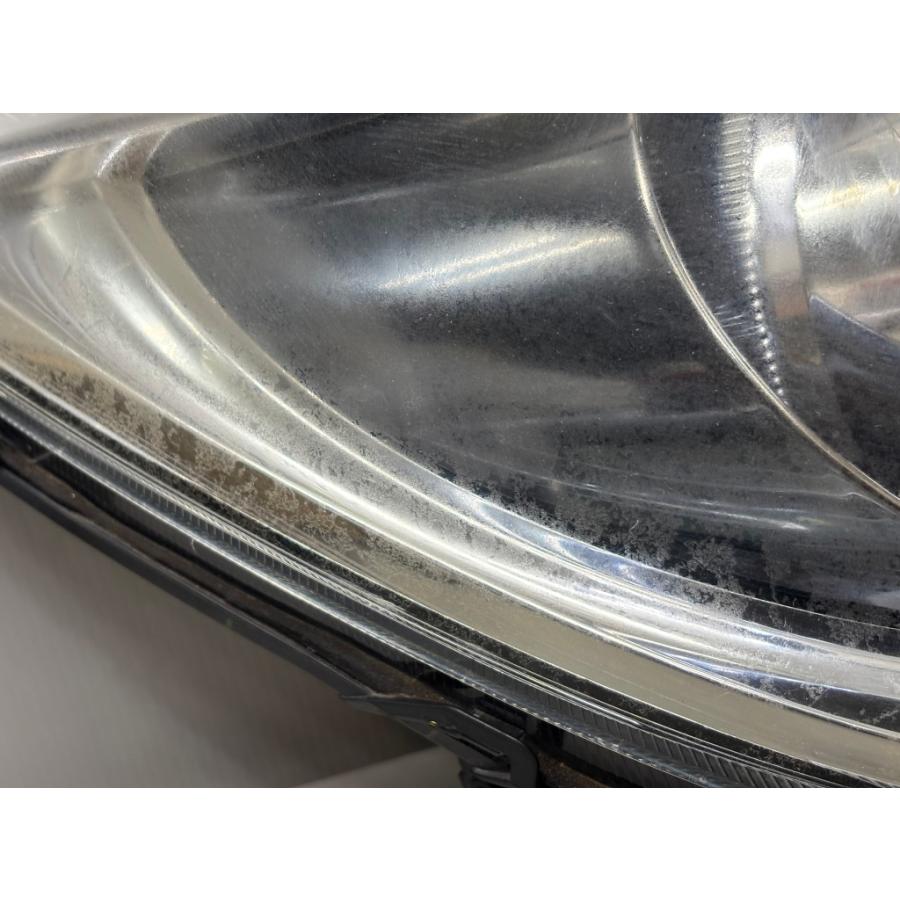 ソリオ　MA15S ヘッドライト　純正 ソリオ スズキ ブラック＆ホワイト 1型 (MA15S) 純正 右 HID ヘッド