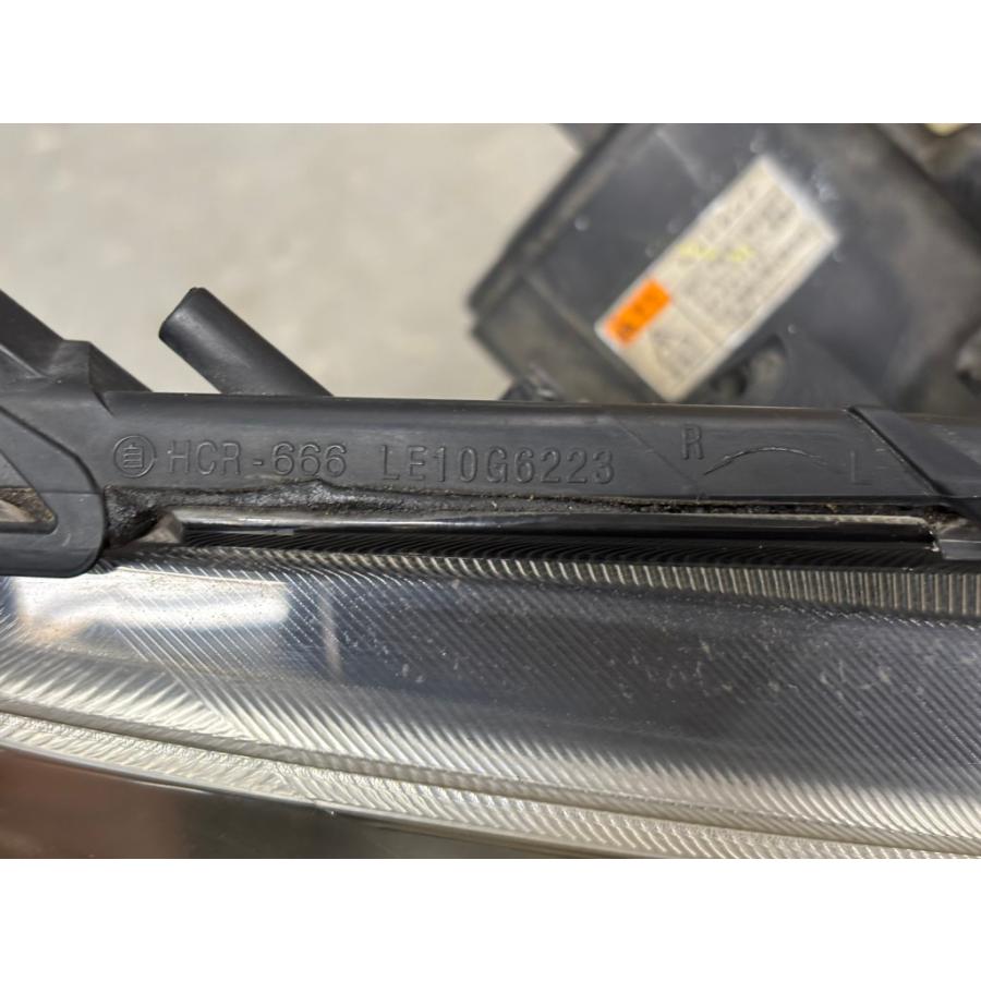ソリオ スズキ ブラック＆ホワイト 1型 (MA15S) 純正 右 HID ヘッド