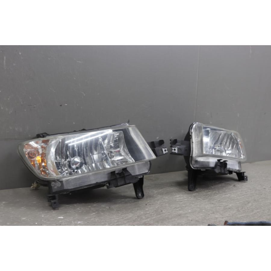 トヨタ bB QNC 20 純正ヘッドライト左右セットバラスト付き　中古品 トヨタ（TOYOTA） bB (QNC20) 純正 HID ヘッドライト 左右セット B1-2