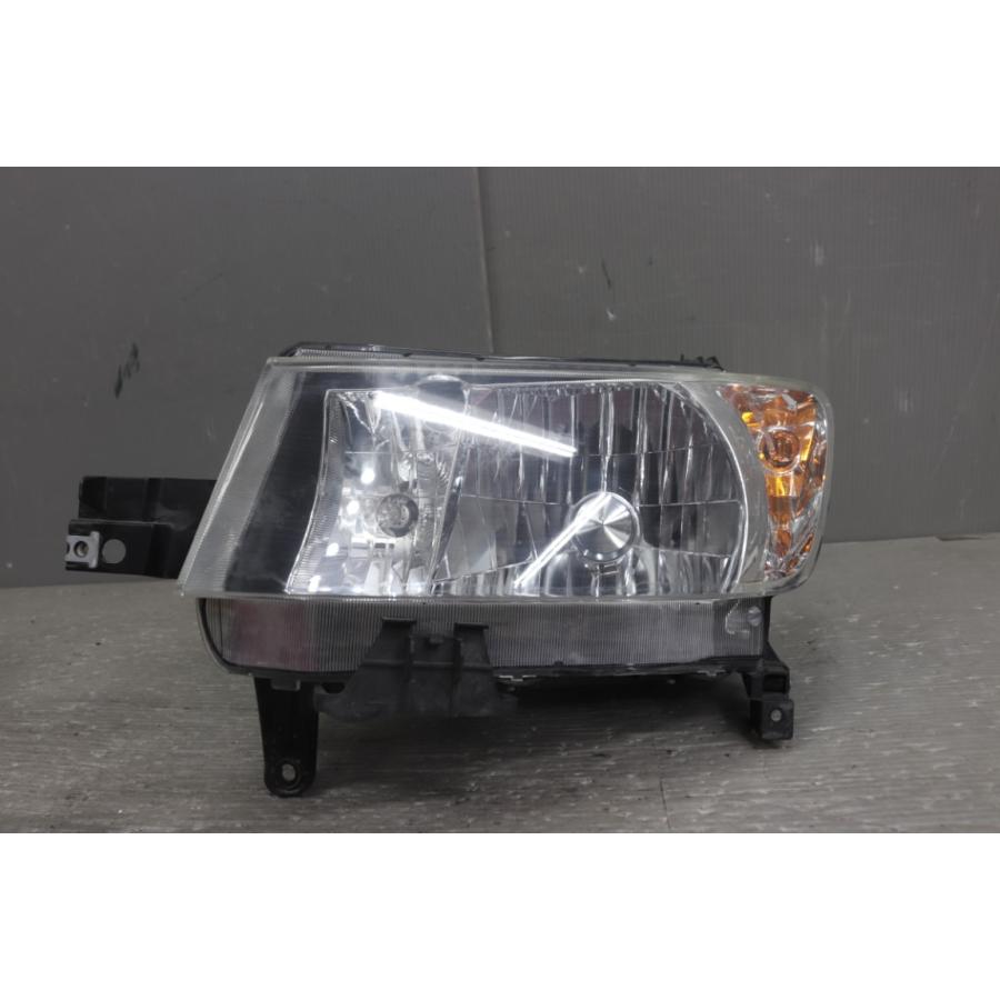 トヨタ bB QNC 20 純正ヘッドライト左右セットバラスト付き　中古品 トヨタ（TOYOTA） bB (QNC20) 純正 HID ヘッドライト 左右セット B1-2