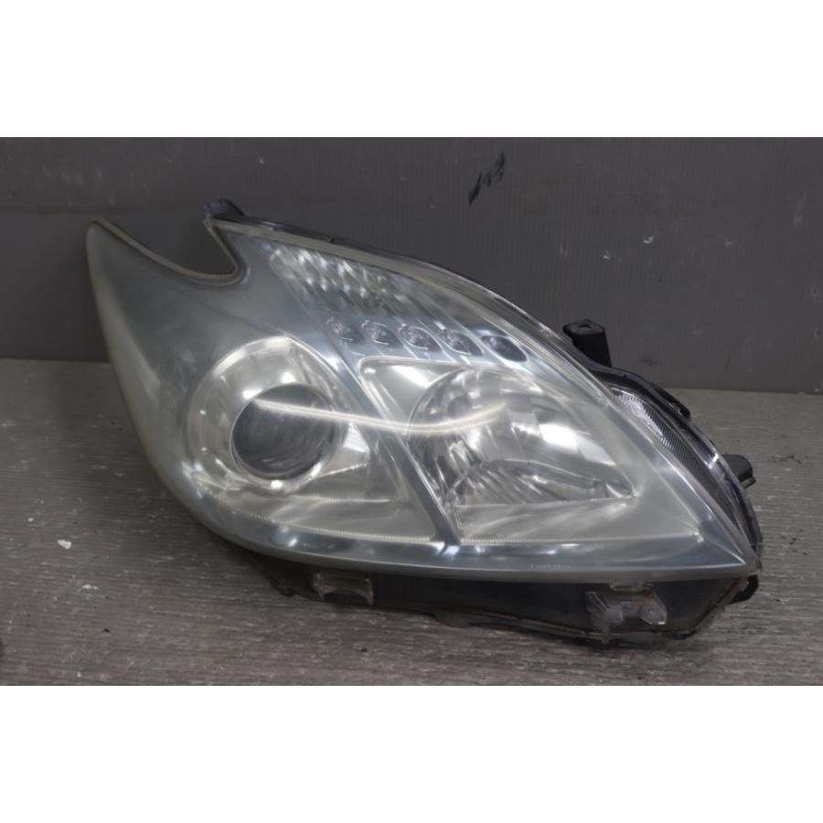 プリウス トヨタ S 前期 (ZVW30) 純正 コイト 破損無 動作保証