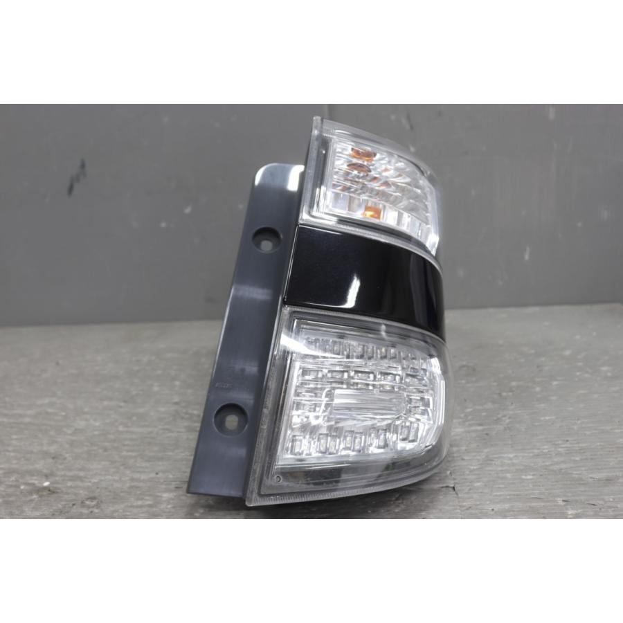 ヴェルファイア トヨタ 3.5Z 前期 (GGH25) 純正 右 テールランプ 58-29 